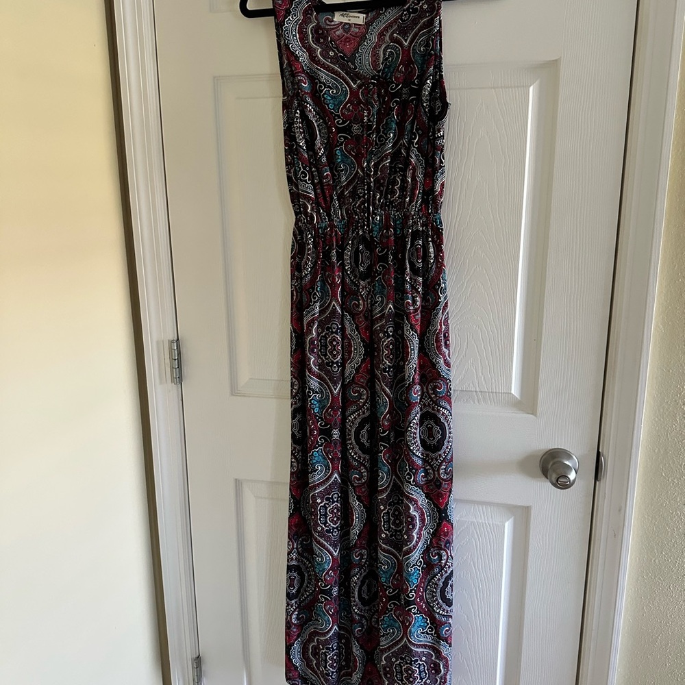 Sleeveless Paisley Maxi Dress